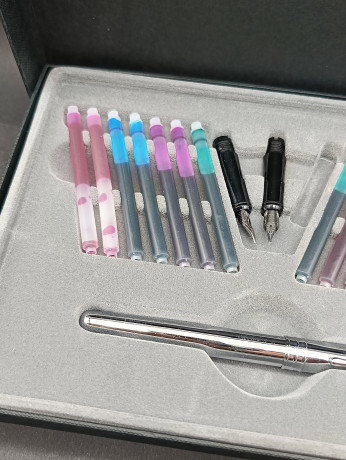 Набор для каллиграфии винтажный Rex Office с прописями, в заводской упаковке, 16 предметов, перьевые ручки и стержни, 23.5 х 17 см, Германия, 1980-90гг.