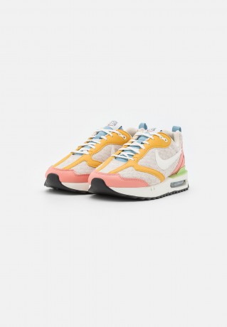 Nike Sportswear AIR MAX DAWN SE Sneaker low light orewood brown/sail/sanded gold/light madder root/worn blue/vivid green AIR MAX DAWN SE Низкие кроссовки женские светлый коричневый цвет рудного дерева/парус/песочное золото/светлый корень марены/потертый с