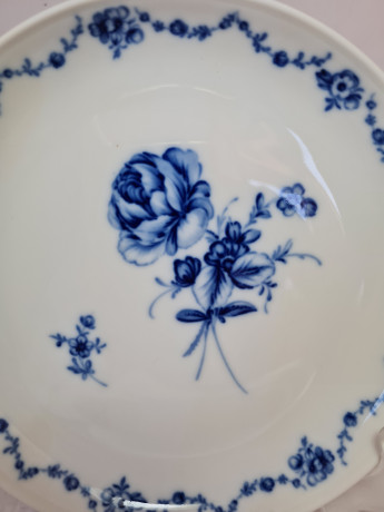 Кофейное трио винтажное Lottine, белый фарфор с розами в сине-голубых тонах, 9,5 x 6,5 см / 14 см / 18 см, Германия, 1960-70гг.