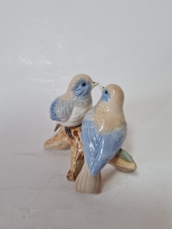 Статуэтка винтажная "Две голубые птички на ветке", фарфор, 16 х 9 см, 1960-70гг.