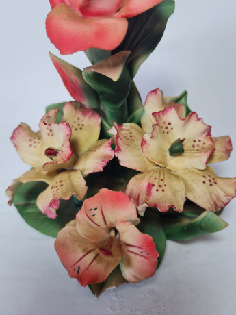 Capodimonte Italy Декоративная фигурка "Роза и лилии с листьями", 15см x 15см, Италия, 1960-70гг.