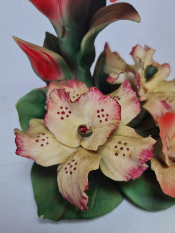 Capodimonte Italy Декоративная фигурка "Роза и лилии с листьями", 15см x 15см, Италия, 1960-70гг.