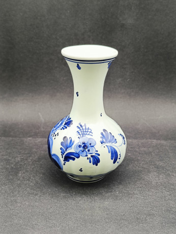 Ваза винтажная Delft Holland среднего размера, с цветочным декором, фарфор, 13 х 7 см, Голландия, 1960-70гг.