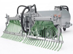 Bruder BRUDER 02020 TPS  Fassanhanger m. Schleppschlauchverteiler Прицеп-бочка BRUDER 02020 TPS с распределителем тяговых шлангов