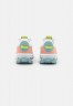 Nike Sportswear AIR MAX PRE-DAY NN EP Sneaker low white/celery/light madder root/ocean cube/vivid green/light orewood brown AIR MAX PRE-DAY NN EP — Низкие кроссовки женские белый/сельдерей/светлый корень марены/морской куб/ярко-зеленый/светло-коричневый