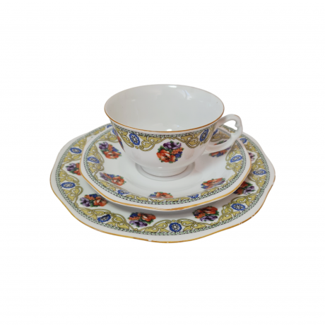 Чайное трио винтажное MCP, белый фарфор с ярким цветочным декором и золотым ободком, 11 x 5,5 см / 15 см / 19,5 см, Чехословакия, 1960-70гг.