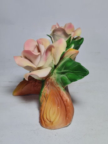 Фигурка винтажная Cesa.R. / Capodimonte By Sarastano, "Две бело-розовые розы на ветке", фарфор, 20 x 13 x 10 см,  Италия, 1960-1970гг.