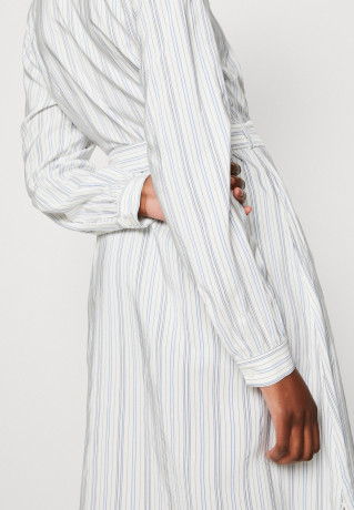 Tommy Hilfiger MIDI SHIRT DRESS Shirt dress ecru/blue ПЛАТЬЕ-РУБАШКА МИДИ Платье-рубашка экрю/синий