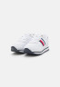 Tommy Hilfiger ESSENTIAL WEBBING RUNNER Trainers white ESSENTIAL WEBBING RUNNER — Кроссовки белый