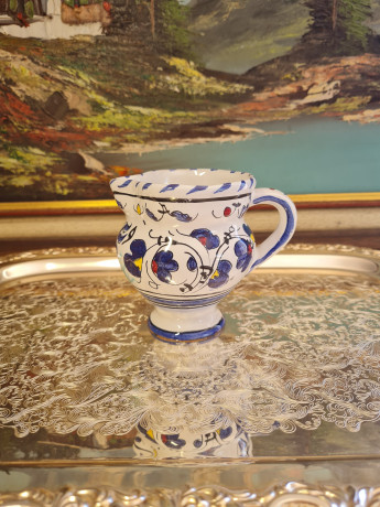 Ваза/кувшин винтажная с ручкой Dipunto A Mano, яркий "Петух" в сине-красно-желтых ярких цветах, ручная работа, 9,5 x 11,5 см, Италия, 1960-70гг.