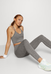 Tommy Hilfiger ESSENTIALS LOW SEAMLESS  Light support sports bra light grey  ESSENTIALS LOW SEAMLESS — Спортивный бюстгальтер с легкой поддержкой светло-серый