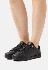 Tommy Hilfiger COURT WITH LACE HARDWARE Trainers black/gold COURT WITH LACE HARDWARE Кроссовки черное золото