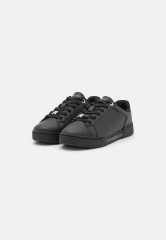 Tommy Hilfiger COURT WITH LACE HARDWARE Trainers black/gold COURT WITH LACE HARDWARE Кроссовки черное золото