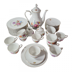 Schumann Arzberg Bavaria Чайный сервиз на 12 персон, белый фарфор с цветочным рисунком, фактурным узором и позолоченным ободком, Германия, 1960-70гг.