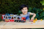 Mattel Matchbox Construction Hauler mit 1 Feuerwehrfahrzeug und 8 Zubehorteilen Самосвал для строительства спичечных коробков с 1 пожарной машиной и 8 аксессуарами
