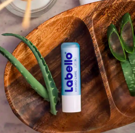 Labello Lippenpflegestift Hydro Care LSF 15 Карандаш бальзам для ухода за губами Hydro Care,  увлажняющий с Алоэ Вера и Масло Ши, 4,8 г