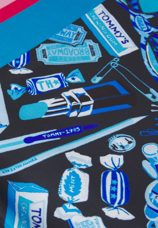 Tommy Hilfiger SPRING FRESH  Foulard pop art SPRING FRESH платок поп арт