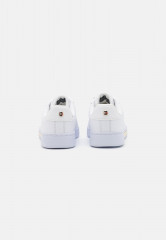 Tommy Hilfiger COURT WITH LACE HARDWARE Trainers white/gold COURT WITH LACE HARDWARE Кроссовки белое золото