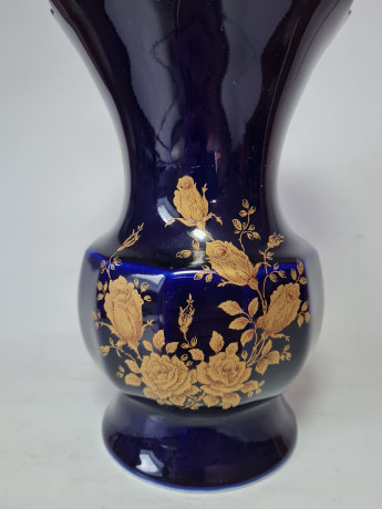 Bareuther Waldsassen Bavaria Ваза кобальт, темно-синий фарфор с позолоченным цветочным декором, 19,5 x 12,5 см, Германия, 1960-70гг.