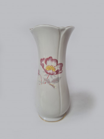 Regent Crown Romania Белая фарфоровая ваза с цветочным рисунком и позолоченным ободком, 16,5 x 8 см, Румыния, 1960-70гг.