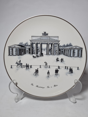 KPM Декоративная фарфоровая тарелка "Бранденбургские ворота", 19,5 см, Германия, 1960-70гг.