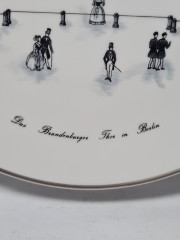 KPM Декоративная фарфоровая тарелка "Бранденбургские ворота", 19,5 см, Германия, 1960-70гг.
