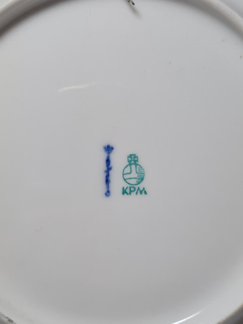 KPM Декоративная фарфоровая тарелка "Бранденбургские ворота", 19,5 см, Германия, 1960-70гг.