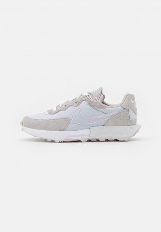 Nike Sportswear W FONTANKA WAFFLE Sneaker low pure platinum/light soft pink/light iron ore/white/summit white W FONTANKA WAFFLE кроссовки женские низкие чистая платина/светло-розовый/светло-железная руда/белый/саммит белый