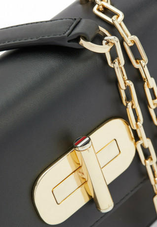 Tommy Hilfiger SMALL TURN LOCK  Across body bag black SMALL TURN LOCK Сумка через плечо черный