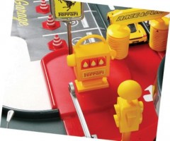 Bburago Spielzeugset Ferrari RP 1:43 ParkingGarage Набор игрушек Ferrari RP 1:43 ПарковкаГараж
