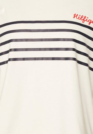 Tommy Hilfiger STRIPE Print T-shirt breton white/desert sky ПОЛОСКА Футболка с принтом бретонский белый/небо пустыни