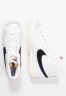 Nike Sportswear BLAZER MID 77 Sneaker high white/black/sail blanc  BLAZER MID 77 Высокие кроссовки женские белый/черный/парусный блан