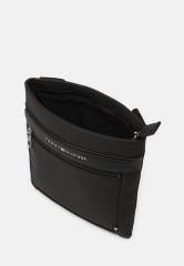Tommy Hilfiger CASUAL CROSSOVER Across body bag black CASUAL CROSSOVER Сумка через плечо черный