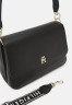 Tommy Hilfiger LIFE SHOULDER BAG Handbag black СУМКА НА ПЛЕЧО LIFE Сумка черный