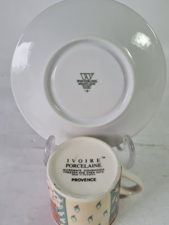 Кофейная пара винтажная с ярким цветочным рисунком, фарфор, Tasse Ivoire/Unterteller Winterling, 7,5 x 5,5 см / 12 см, Германия, 1960-70гг.