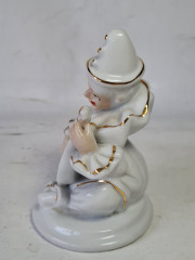Фигурка винтажная Im Stil Limoges "Белый клоун с мандолиной", фарфор, 11 x 6,5 см, Франция, 1960-70гг.