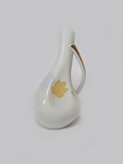 Hertel Jacob Porzellan Bavaria Белая фарфоровая ваза-кувшин с ручкой с растительным рисунком в сине-желто-зеленых тонах, 17 x 10 см, Германия, 1960-70гг.