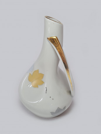 Hertel Jacob Porzellan Bavaria Белая фарфоровая ваза-кувшин с ручкой с растительным рисунком в сине-желто-зеленых тонах, 17 x 10 см, Германия, 1960-70гг.