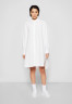 Tommy Hilfiger SOLID KNEE DRESS Shirt dress optic white ПЛАТЬЕ SOLID KNEE DRESS Платье-рубашка оптический белый