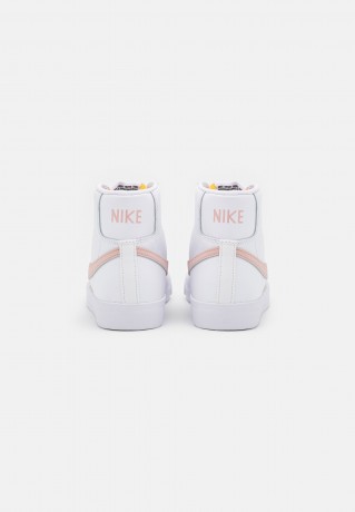 Nike Sportswear BLAZER MID 77 Sneaker high white/pink oxford/black/summit white BLAZER MID 77 Высокие кроссовки женские белый/розовый оксфорд/черный/саммит белый