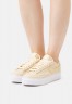 Nike Sportswear BLAZER PLATFORM Sneaker low lemon drop/coconut milk/white BLAZER PLATFORM Низкие кроссовки женские лимонная капля/кокосовое молоко/белый