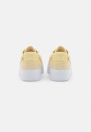 Nike Sportswear BLAZER PLATFORM Sneaker low lemon drop/coconut milk/white BLAZER PLATFORM Низкие кроссовки женские лимонная капля/кокосовое молоко/белый