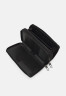 Tommy Hilfiger BUSINESS ORGANIZER UNISEX Wallet black БИЗНЕС-ОРГАНИЗАТОР УНИСЕКС Бумажник черный