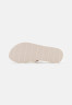 Tommy Hilfiger ESSENTIAL COMFORT T-bar sandals feather white ESSENTIAL COMFORT Сандалии с Т-образной перемычкой перо белое