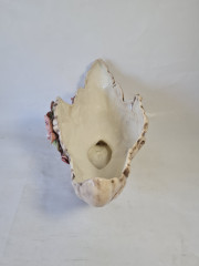 Фруктовница винтажная большая Bassano с объемными цветами, фарфор, 31x 18 x 18 см, Италия, 1960-70гг.