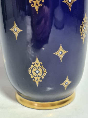 Ваза винтажная Echt Kobalt, синяя с золотистым узором, фарфор, 26 см, ГДР, 1970-80гг.