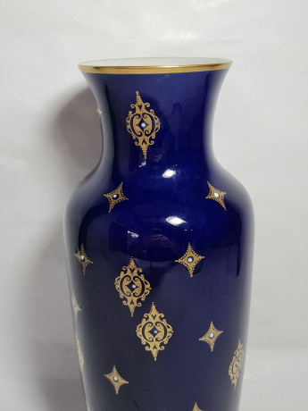 Ваза винтажная Echt Kobalt, синяя с золотистым узором, фарфор, 26 см, ГДР, 1970-80гг.