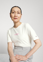 Tommy Hilfiger NEW BRANDED Print T-shirt ecru NEW BRANDED Футболка с принтом экрю