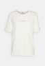 Tommy Hilfiger NEW BRANDED Print T-shirt ecru NEW BRANDED Футболка с принтом экрю