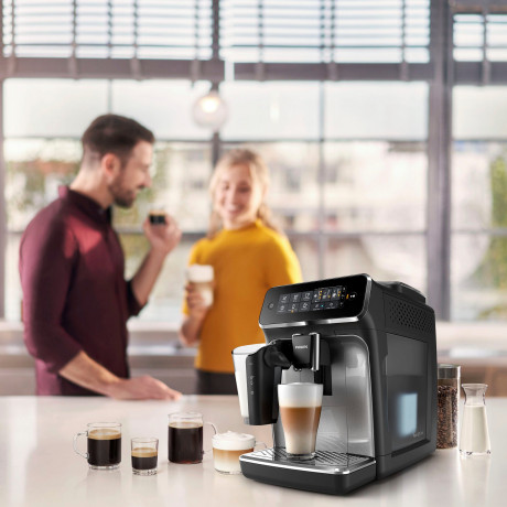 Philips Philips Kaffeevollautomat 3200 Serie EP3246/70 LatteGo, fur 5 Kaffeespezialitaten und anpassbarer Starke, silber schwarz  Полностью автоматическая кофемашина Philips серии 3200 EP3246/70 LatteGo, для 5 сортов кофе и регулируемой крепости, серебрис